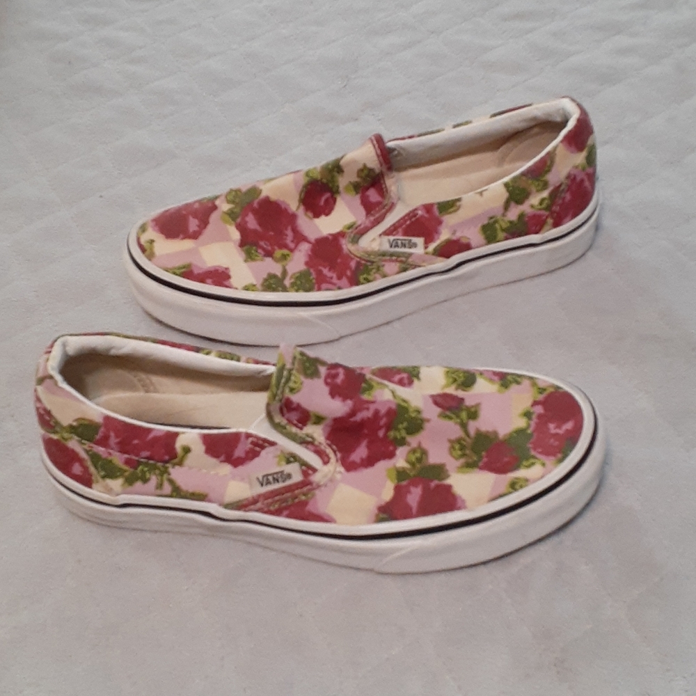 Vans classic slip on pink/cream checkers & roses
